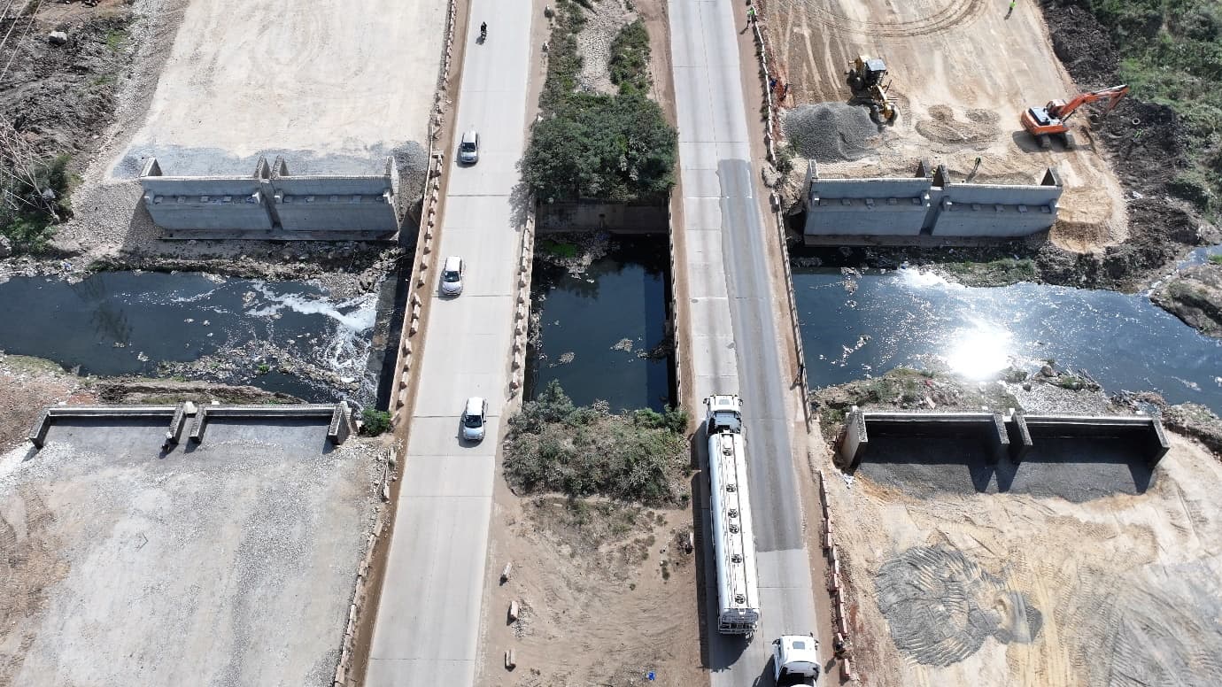 Bridge construction at Km 16+556.2, left- and right-hand sides