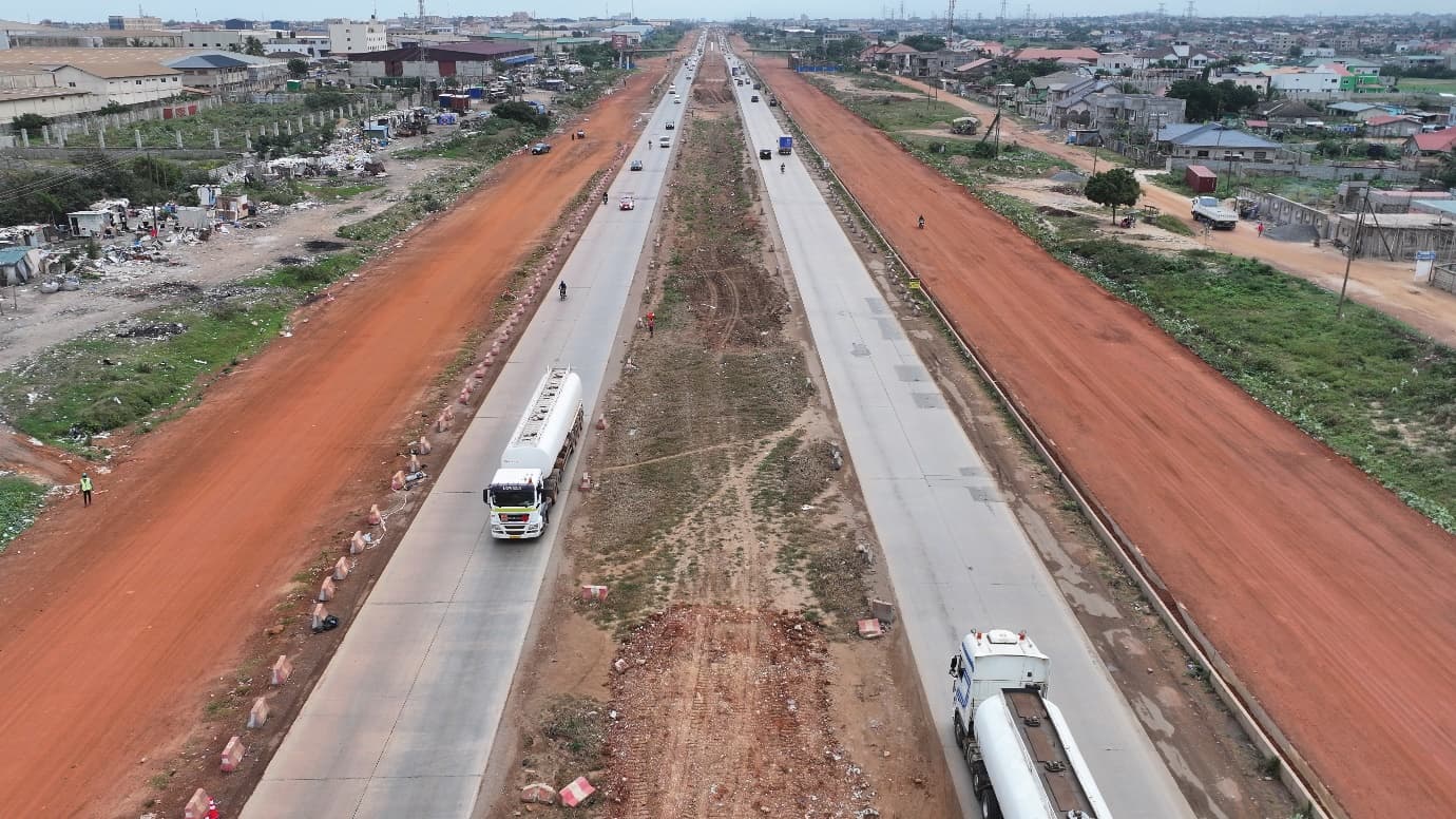 Roadbed preparation between Km 9+000 and Km 10+000, left- and right-hand sides