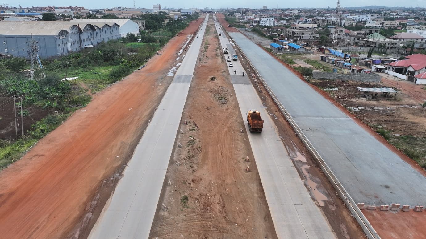 Sub-base laying between Km 7+600 and Km 7+980, left-hand side