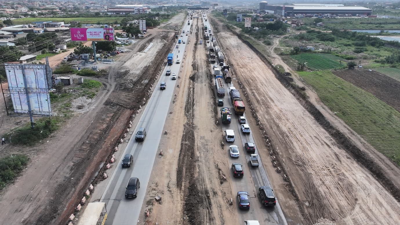 Subgrade preparation between Km 13+300 and Km 13+650, left- and right-hand sides