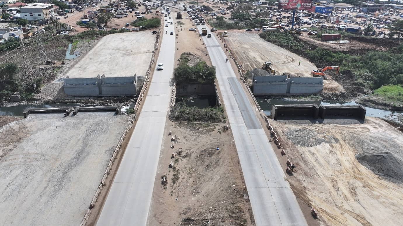 Bridge construction at Km 16+556.2, second view of the left- and right-hand sides