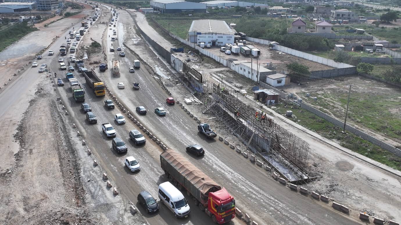 Retaining wall construction at Km 12+120, second view of the left-hand side